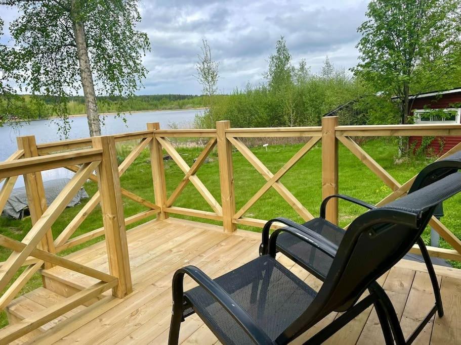 Mysig Stuga Med Sjoetomt, Naera Jaervsoebacken Eksteriør billede